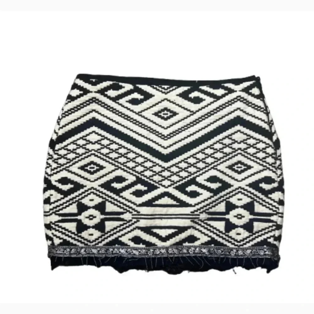 Gypsy Black & white Aztec Geometric Mini‎ Skirt lace beaded trim size medium nwt